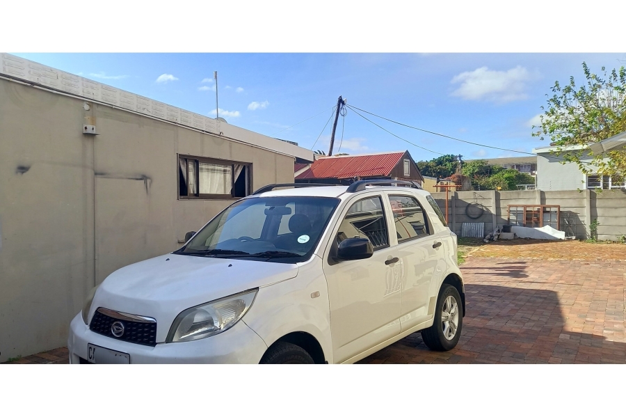 10 Bedroom Property for Sale in Maitland Western Cape